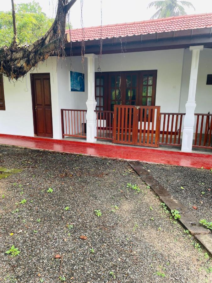 Hotel Surf Front à Ahangama Extérieur photo